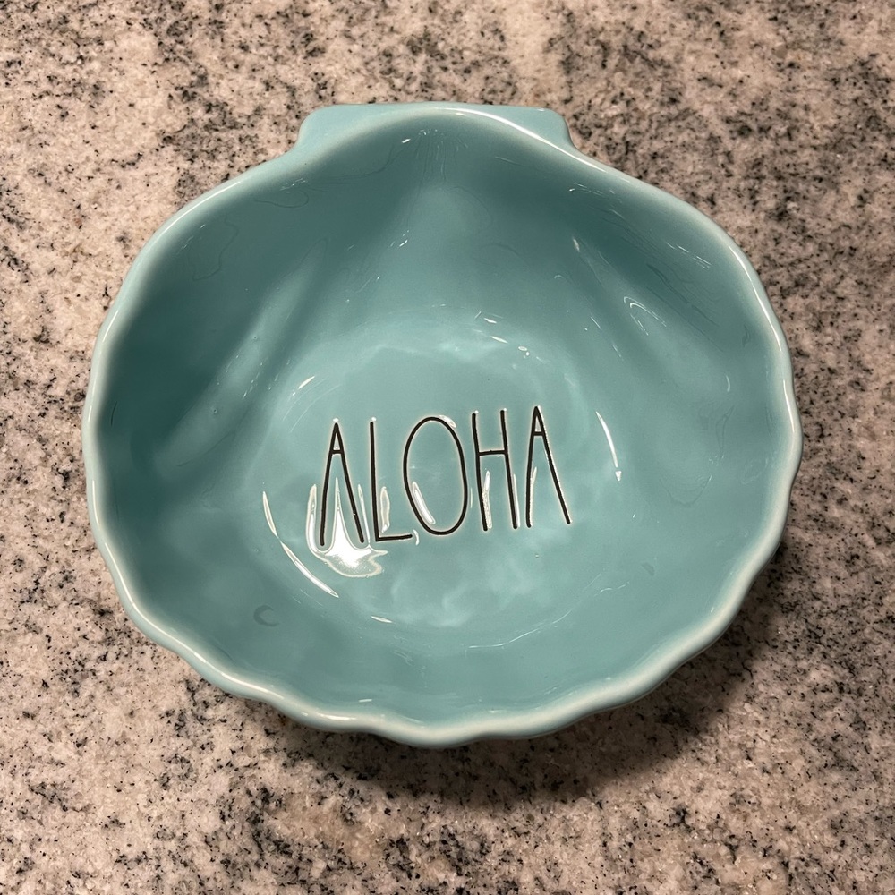 New “Aloha” Seashell Bowl - Rae Dunn